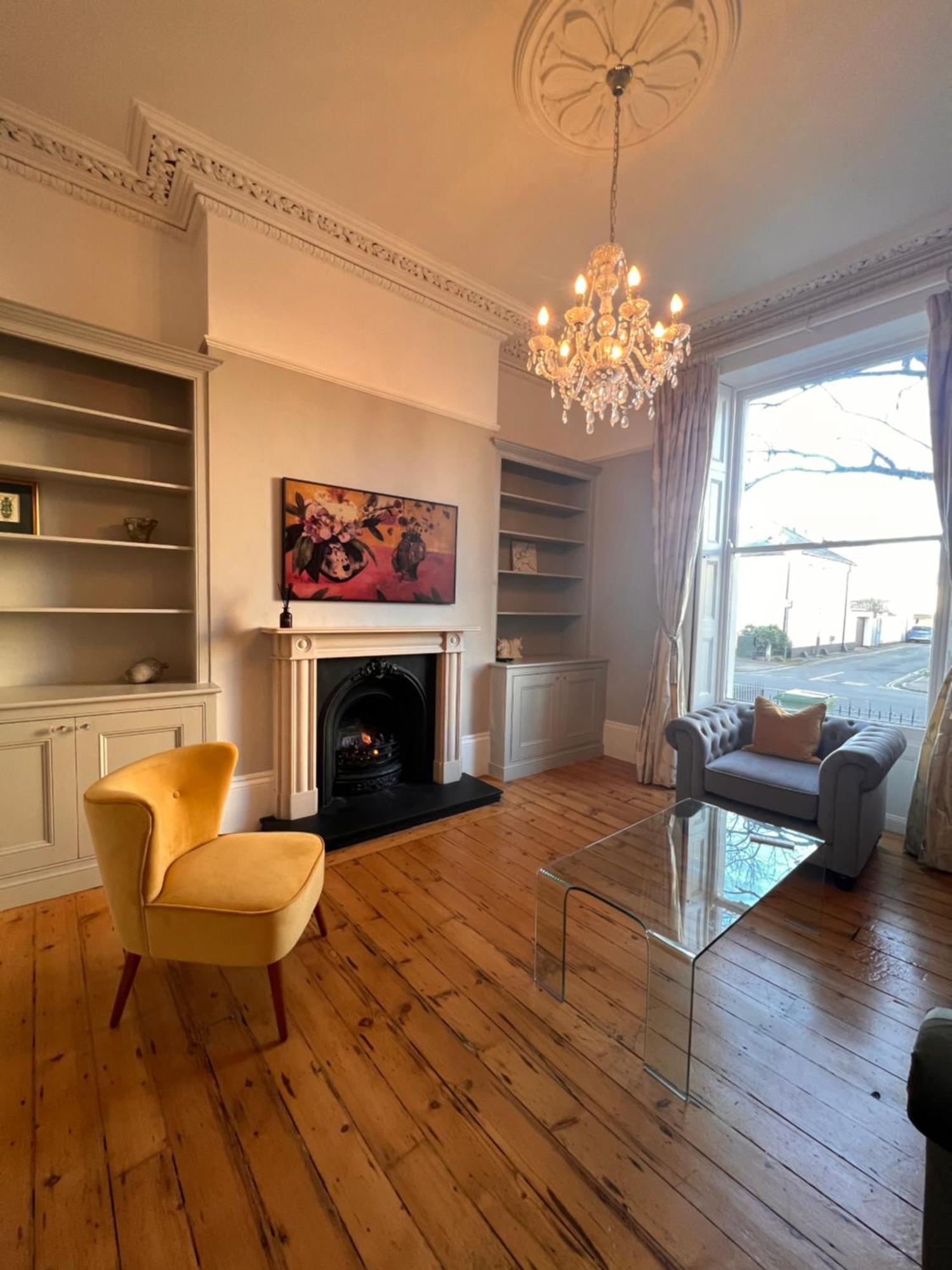 Сasa de vacaciones No2 Clarence Grade Ii Regency Townhouse Short Walk To Racecourse And Town Centre Cheltenham