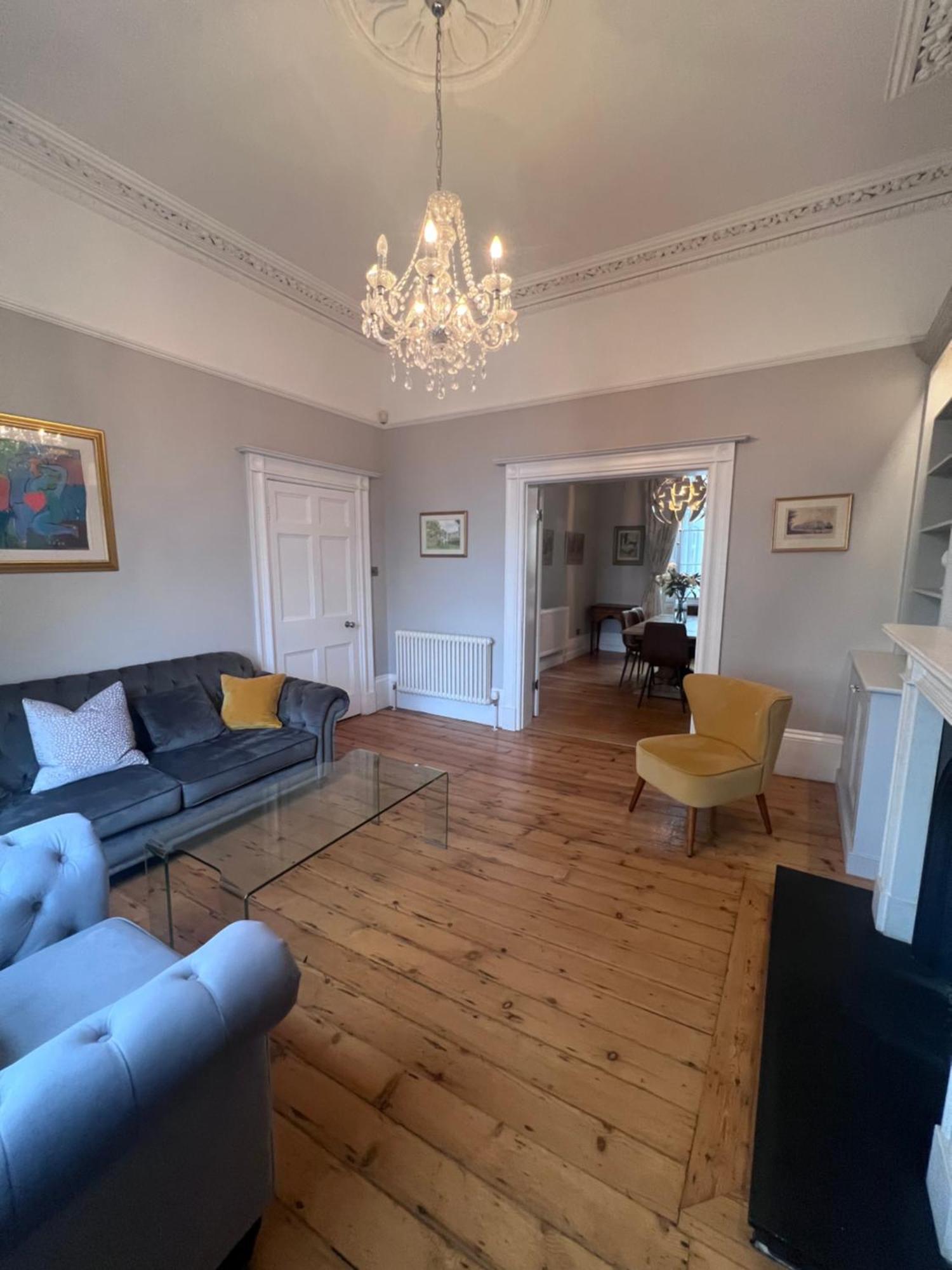 Сasa de vacaciones No2 Clarence Grade Ii Regency Townhouse Short Walk To Racecourse And Town Centre